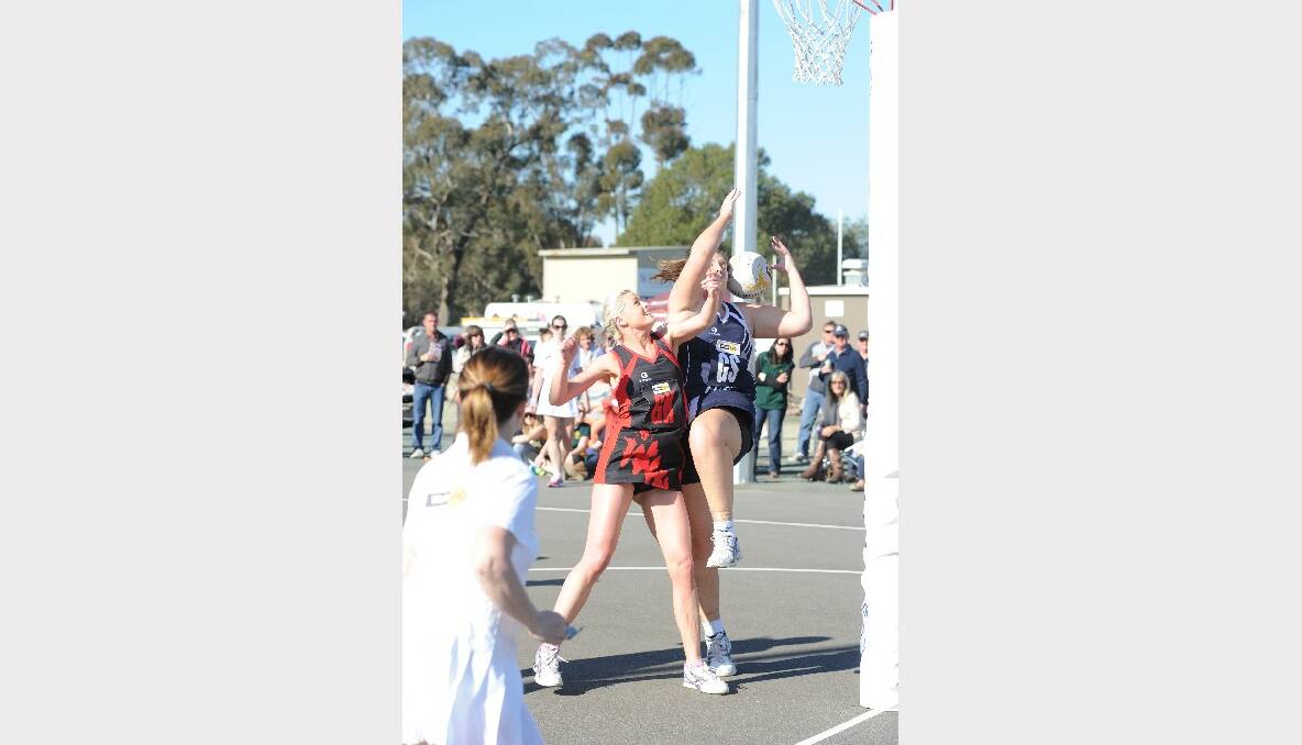 HDFL. Preliminary final. A-grade. White Hills v Mount Pleasant. Mount Pleasant won by 4 goals. Picture: Peter Weaving.