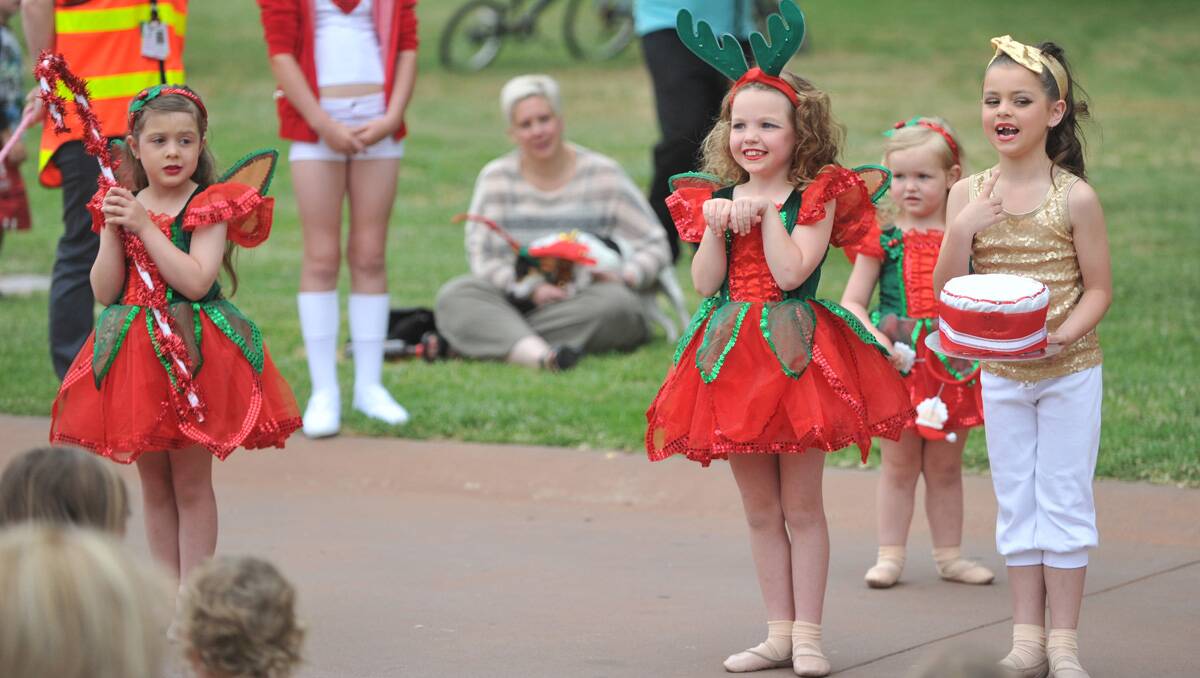 Rosalind Park Christmas tree light up event. Dancers from CV Dance School. Picture: Jodie Donnellan