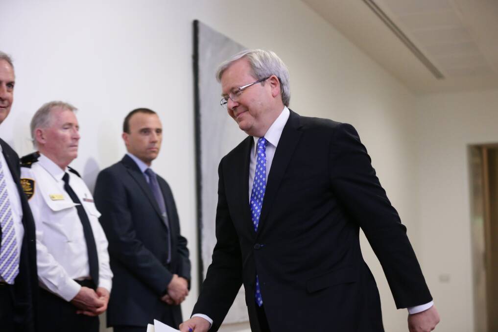 Labor MP Kevin Rudd arrives for the leadership ballot at Parliament House in Canberra on Wednesday night. Photo: Alex Ellinghausen