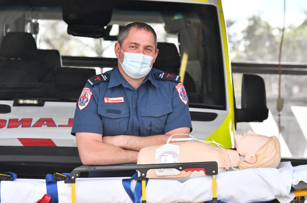 Bendigo-based paramedic Ben Millar encouraged residents to take advantage of the free sessions and said it could save someone else's life one day. Picture: NONI HYETT