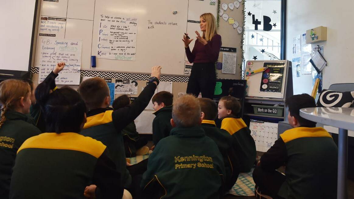Kennington Primary School teacher Lisa Gardiner teaches students face-to-face in 2020. Picture: DARREN HOWE