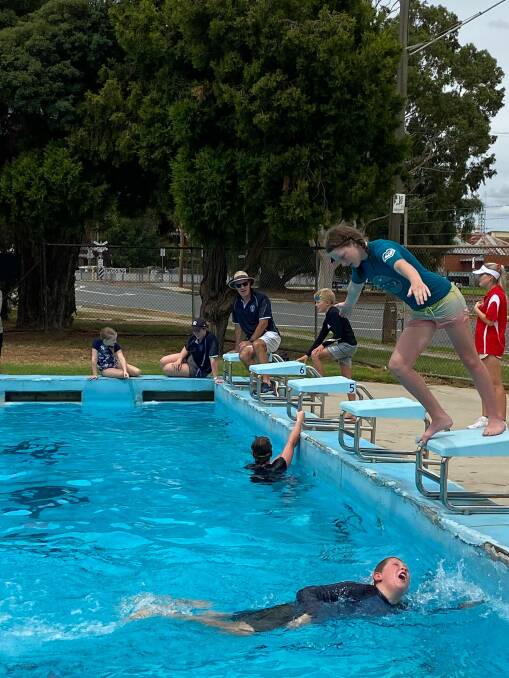 The 2022 swimming carnival at Rochester swimming pool, a facility that is now all but destroyed. Picture supplied by Carlie Ryan