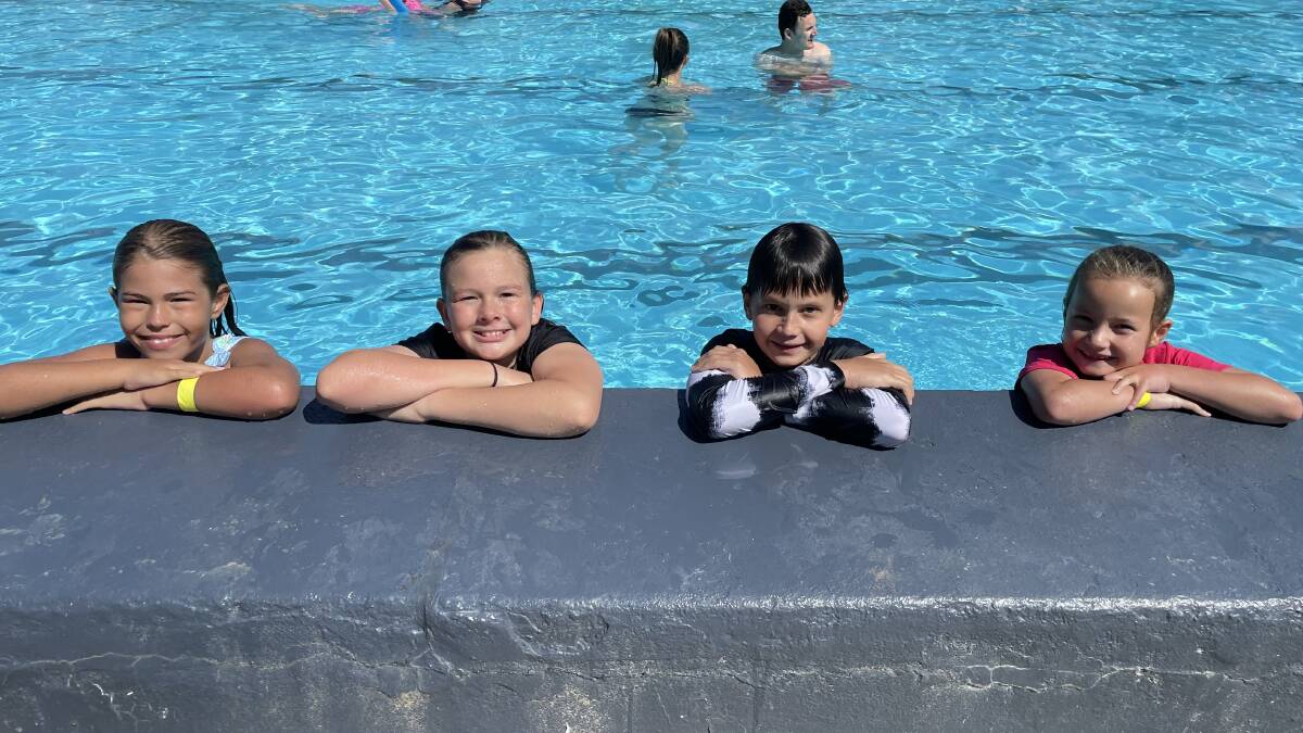 Children at the Golden Square Pool at its NYE party on Dec 31, 2021. Picture: JULIEANNE STRACHAN