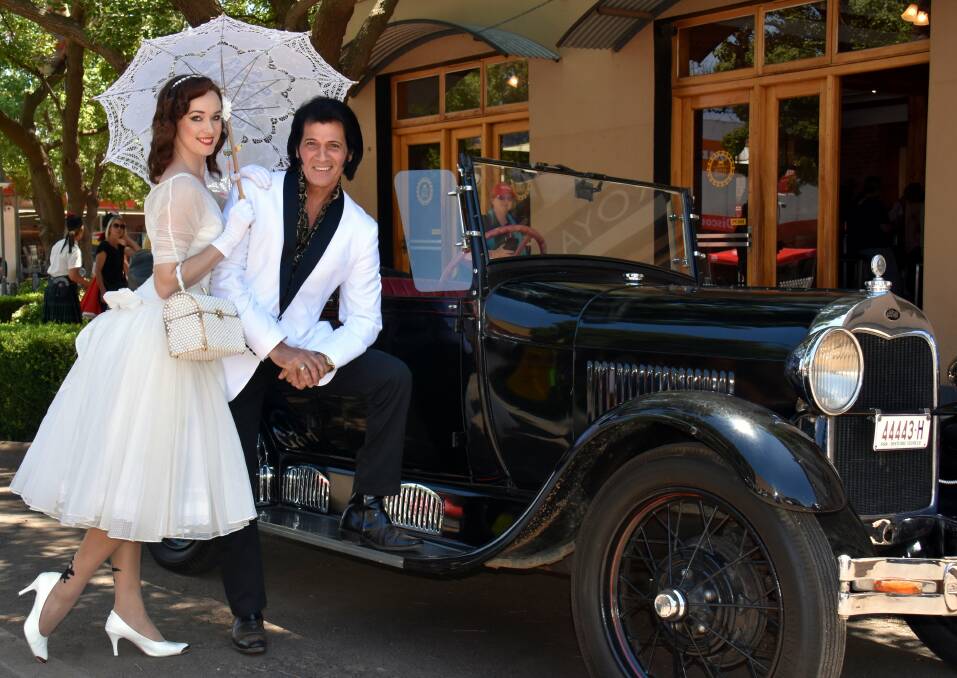 Elvis fans Victoria Letheby and Dean Vegas will be able to visit the Bendigo exhibit before heading to the annual festival at Parkes. Picture: Supplied