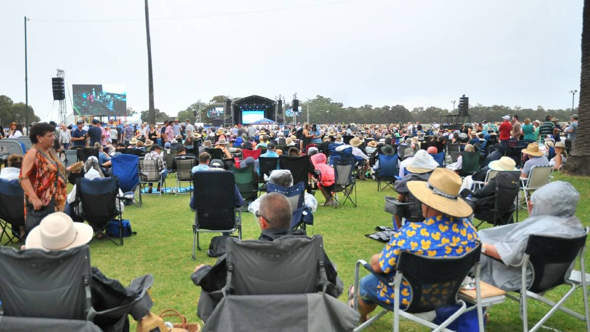 Red Hot Summer crowd at the Bendigo racecourse on Saturday, February 