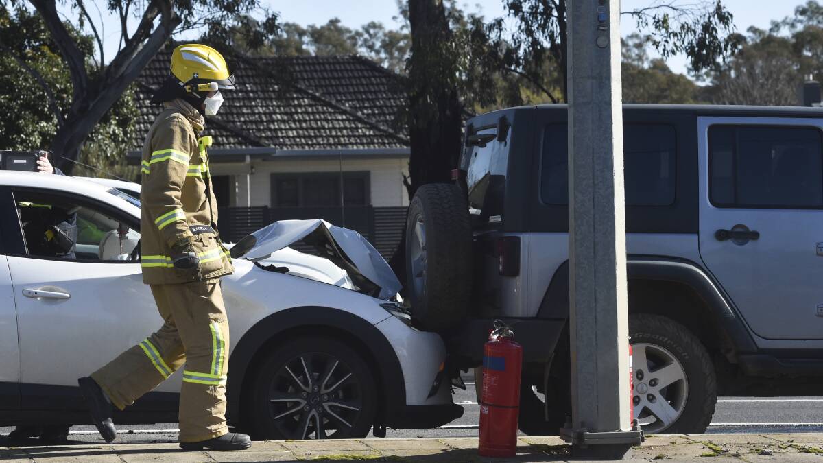 COLLISION: A 31-year-old Melton South woman has been taken to Bendigo Hospital with minor injuries following a two vehicle collision on High Street in Kangaroo Flat. Picture: NONI HYETT 
