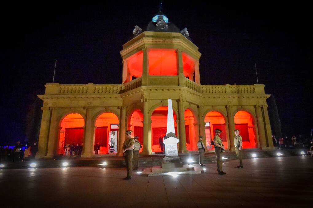 Bendigo Anzac Day Dawn Service at Pall Mall. Picture by Darren Howe