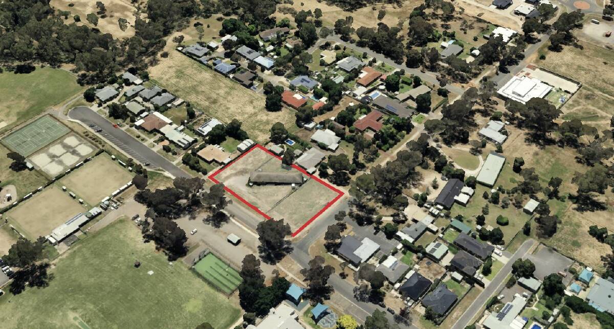 A block of land, marked in red, at Strathfieldsaye will be subdivided into six lots following a council decision. Image by Google Earth 