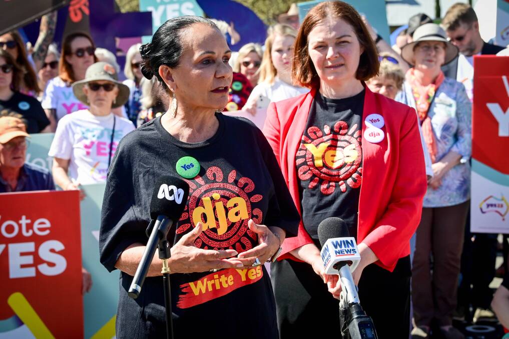 Linda Burney and Lisa Chesters at a Yes rally in Bendigo just before the referendum. Picture by Brendan McCarthy.