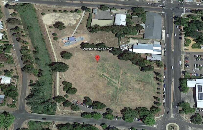 Dogs are completely banned from the Western Reserve in Castlemaine. Google Earth image.