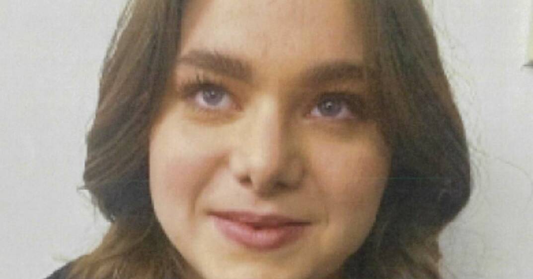 Police searching for missing Flora Hill teenager Charlotte