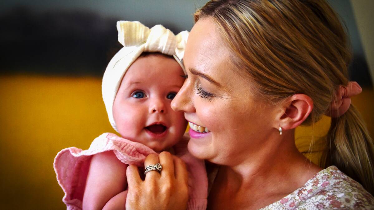 Amy Harrison was the second woman to have a waterbirth at Bendigo Health when she gave birth to baby Cleo. Picture by Darren Howe. 