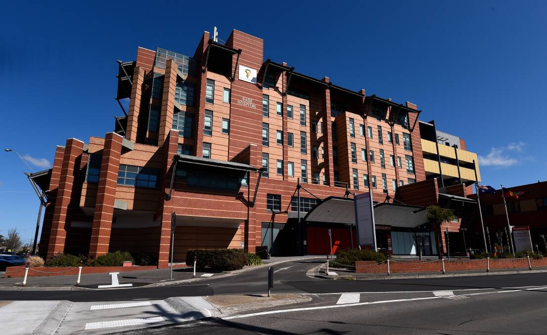 Potential COVID-19 case at Ballarat Base Hospital declared 'a weak positive'