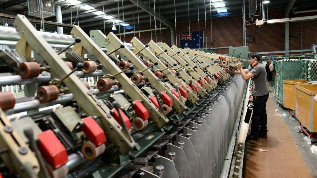 The Bendigo Woollen Mills expects to increase its workforce after acquiring the Wangaratta Woollen Mills.