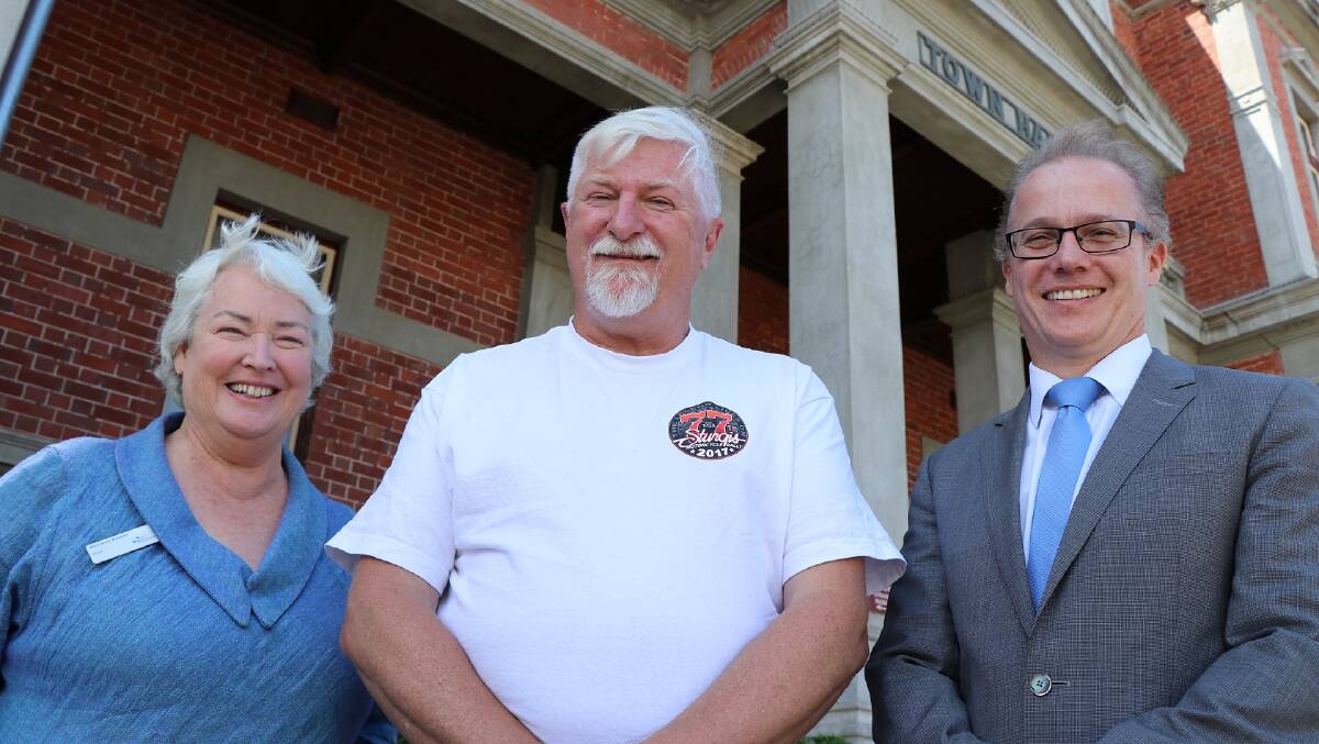 Dave Petrusma, centre, will be sworn in as a new councillor for Mount Alexander Shire. He is pictured with mayor Bronwen Machin and council CEO Darren Fuzzard.