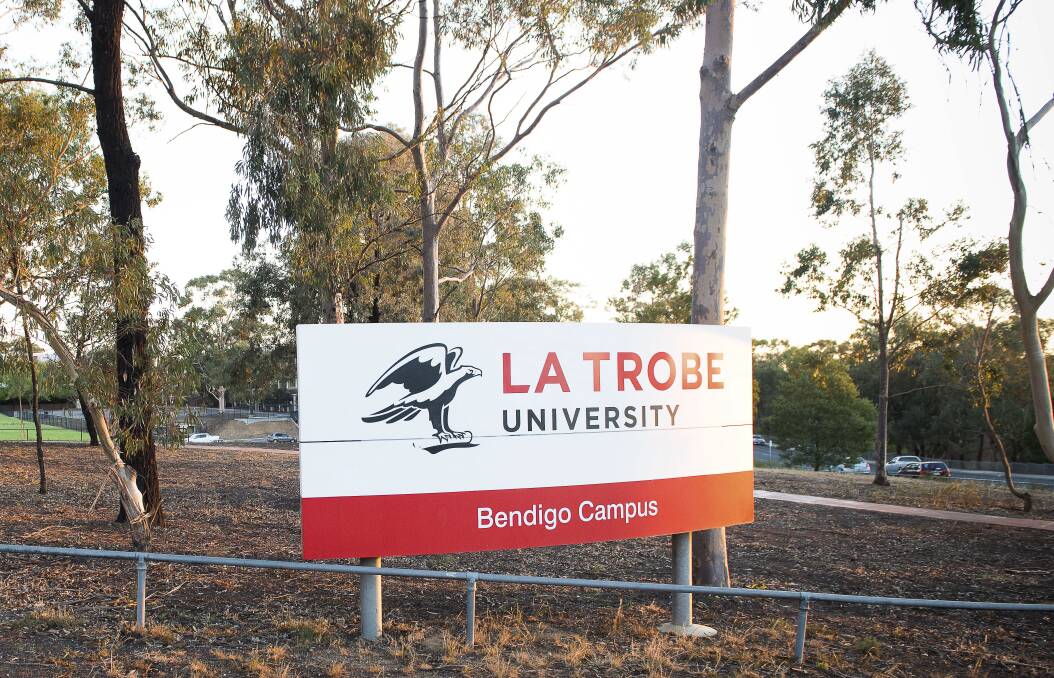 La Trobe University hopes to co-locate its own medical school in Bendigo, Orange and Wagga Wagga.