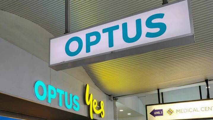 More than 100,000 former and current Optus customers have registered for the class action. File picture.