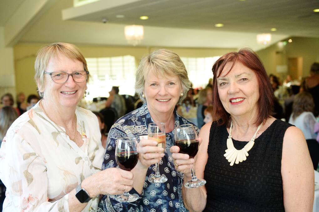 Lindy Kerr, Trish Kerr and Ann Kerr at Bendigo Zonta's 2019 International Women's Day Dinner. Picture: DARREN HOWE