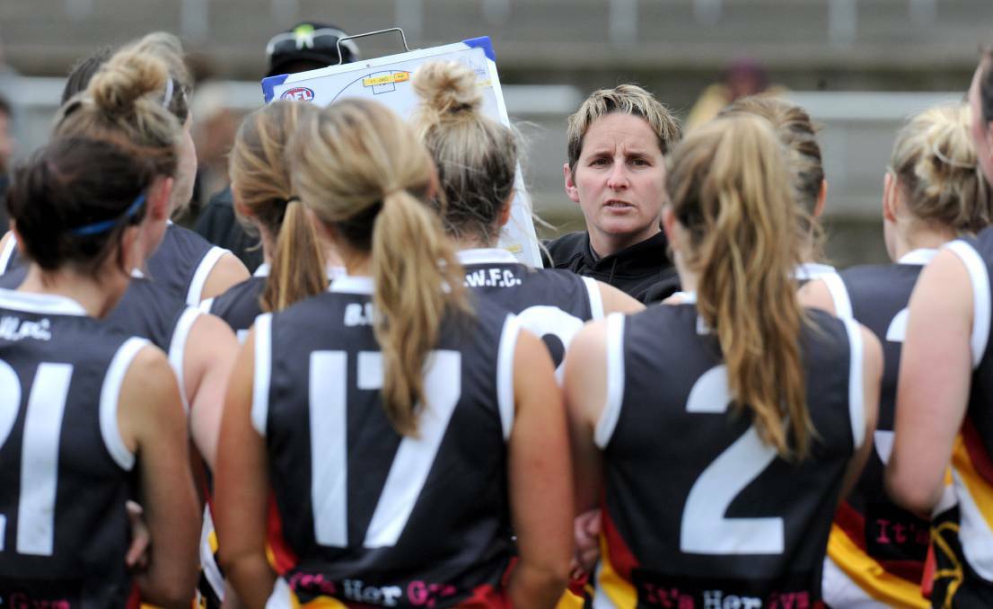 BE BOLD FOR CHANGE: Bendigo Thunder coach Cherie O'Neill addresses her players during the 2016 VWFL season.