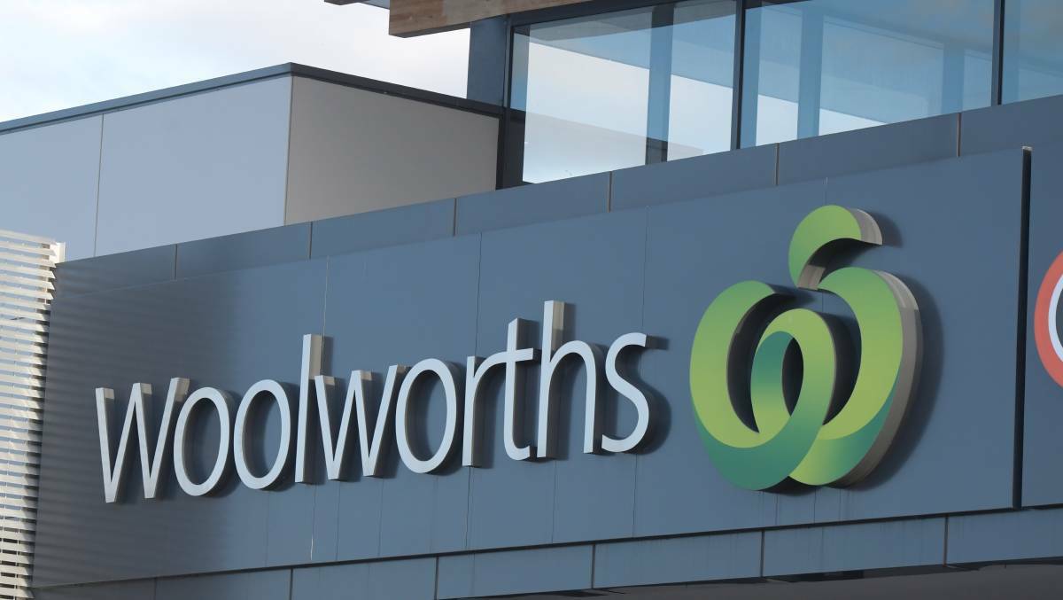 A Bendigo Woolworths store. File picture: NONI HYETT