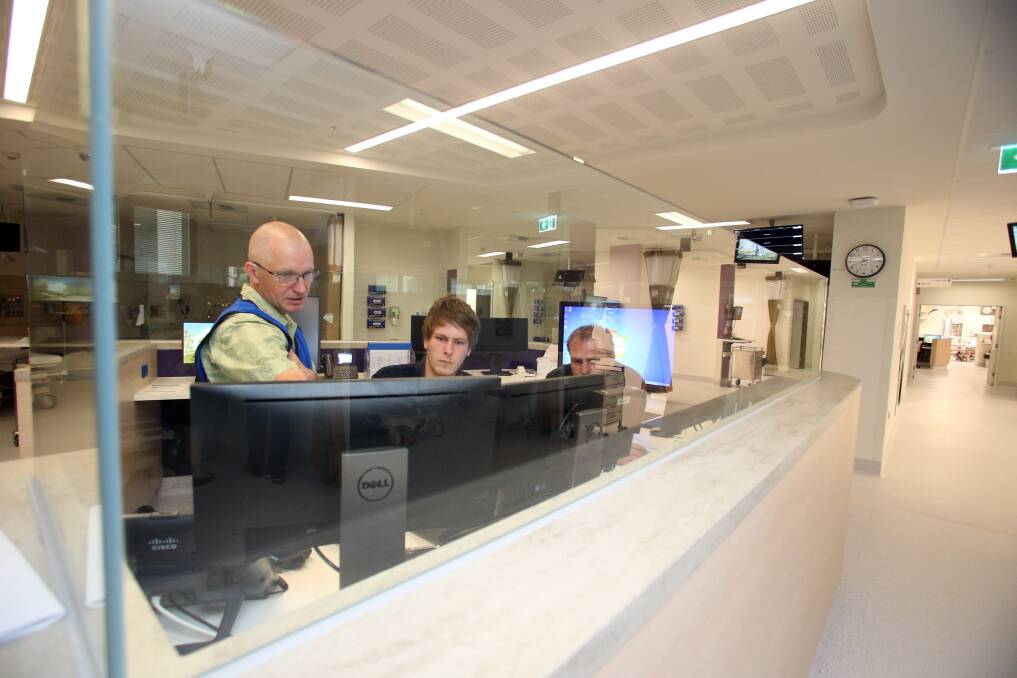 Staff at the new Bendigo Health emergency department. Bendigo Health CEO John Mulder said extended retail pharmacy hours could take some pressure off the emergency department. Picture: GLENN DANIELS