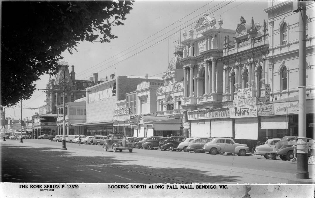 Can you spot the 'Vincent Kelly Photo Studio' signage in this image? Looking north along Bendigo's Pall Mall. Picture: ROSE STEREOGRAPH CO, courtesy of the State Library Victoria