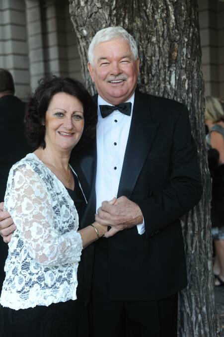 Ron Best, pictured with wife Louise Asher, at one of many Bendigo Sports Star awards night he attended as a member of the Hall of Fame. FILE PHOTO