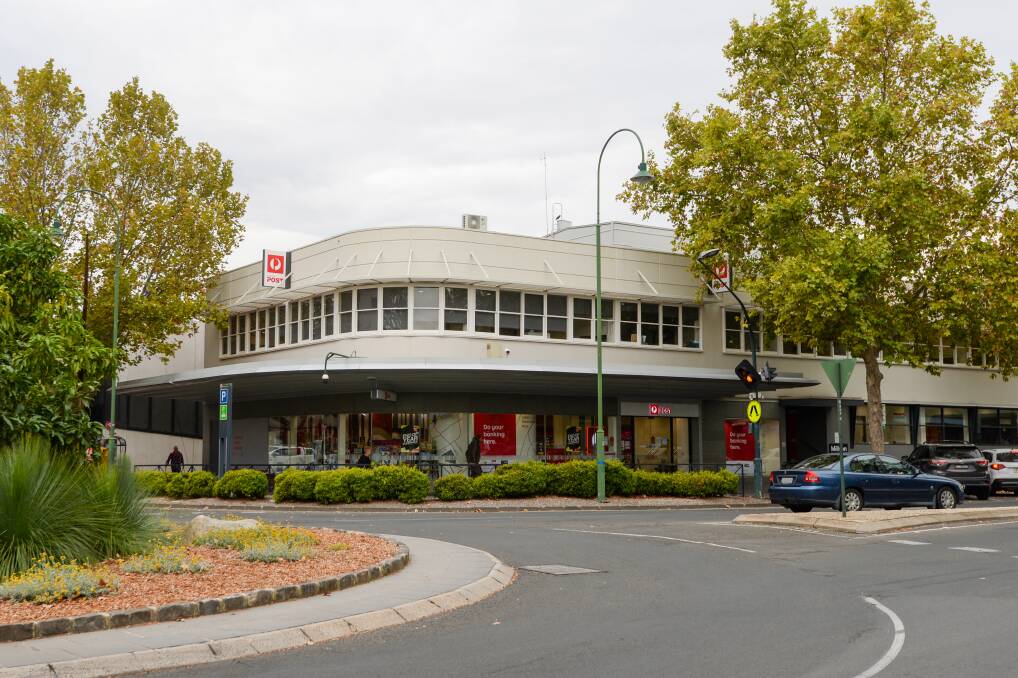ON THE MARKET: The Bendigo post office building is up for auction today. Picture: DARREN HOWE