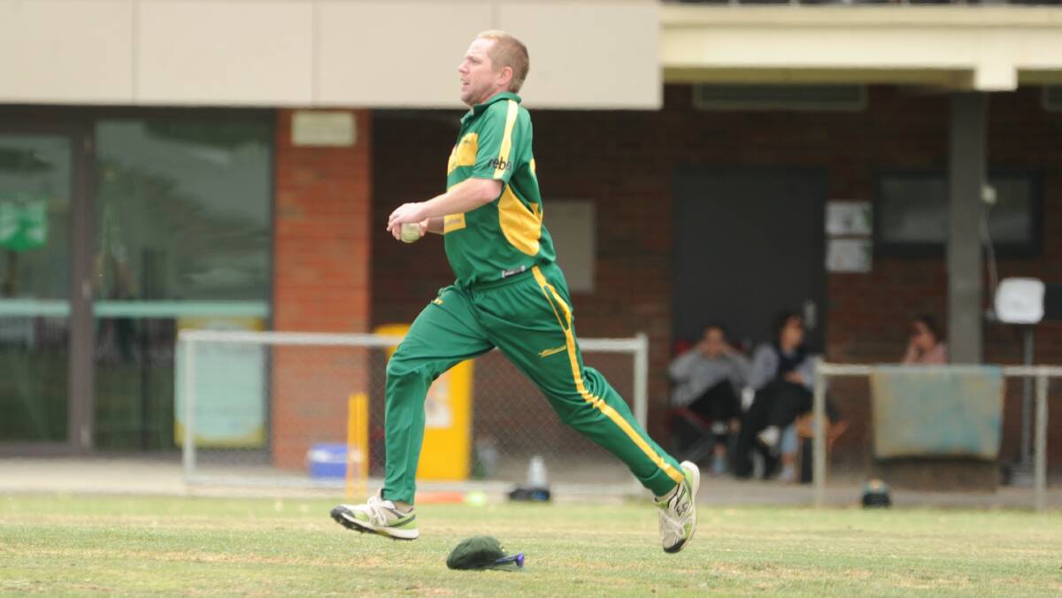 TOP SPELL: Kangaroo Flat's Kenny Beith snared 3-15 off nine overs as the Roos belted Eaglehawk by 108 runs last Saturday.