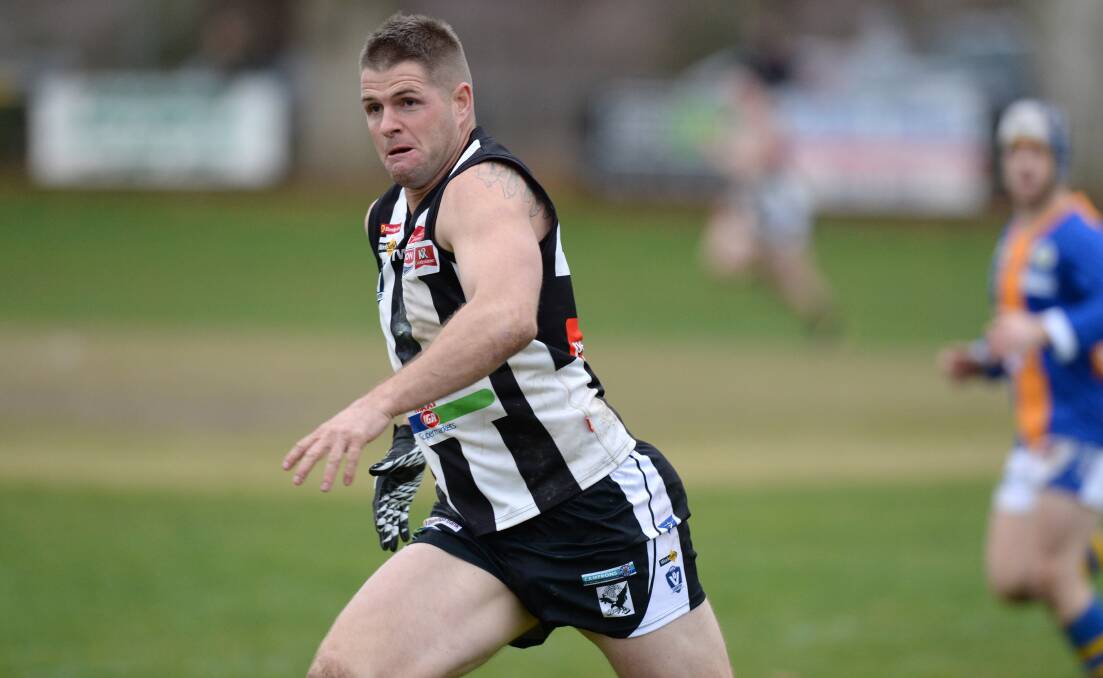 Jason Cloke playing a one-off game for Castlemaine in 2015.
