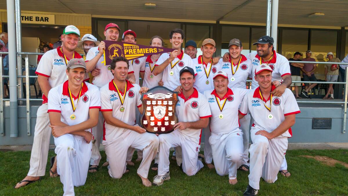 DROUGHT BREAKERS: The Elmore team that won the Redbacks' first NUCA flag since 1998 on Saturday. Picture: PAUL LAURSEN