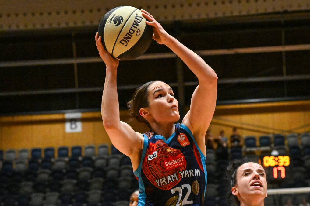 Kelly Wilson playing with the Bendigo Spirit this year. Picture by Darren Howe