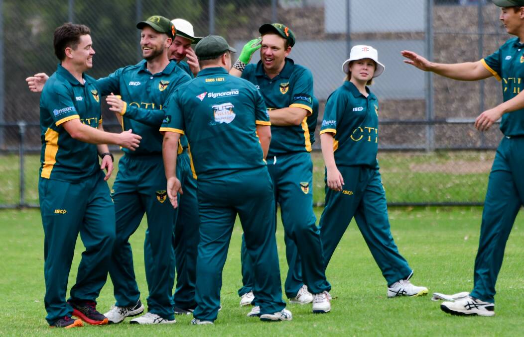 Spring Gully celebrates a wicket on Saturday against Sedgwick. Picture by Enzo Tomasiello