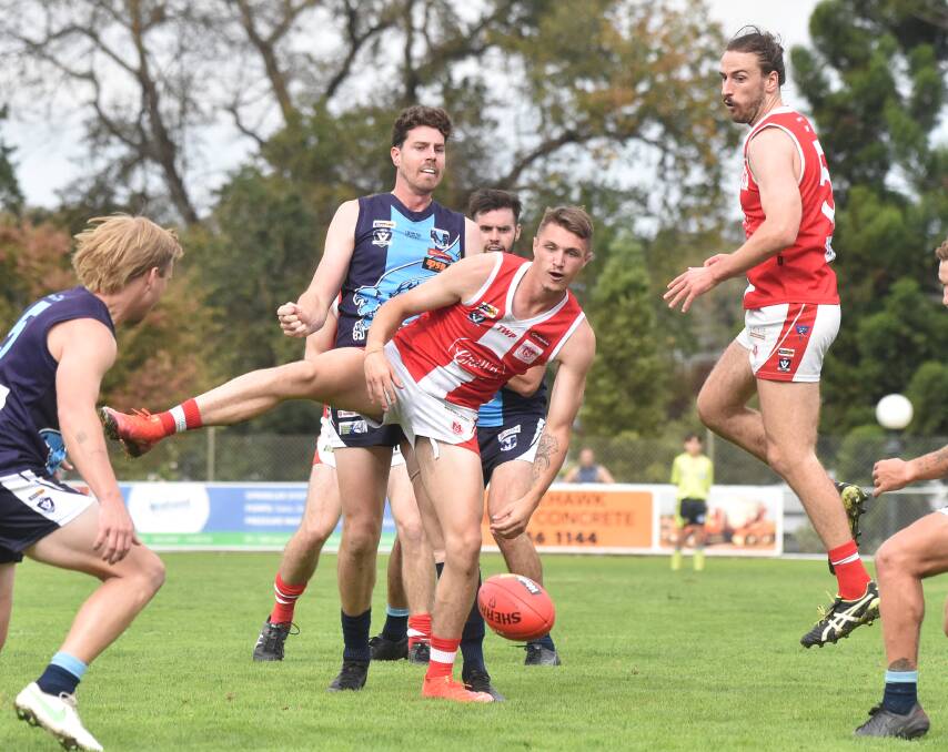 PIVOTAL CLASH: The loser of Saturday's South Bendigo v Eaglehawk game at the QEO is going to face an uphill battle to make the BFNL finals. Both teams are 5-5 after 10 rounds. Picture: NONI HYETT