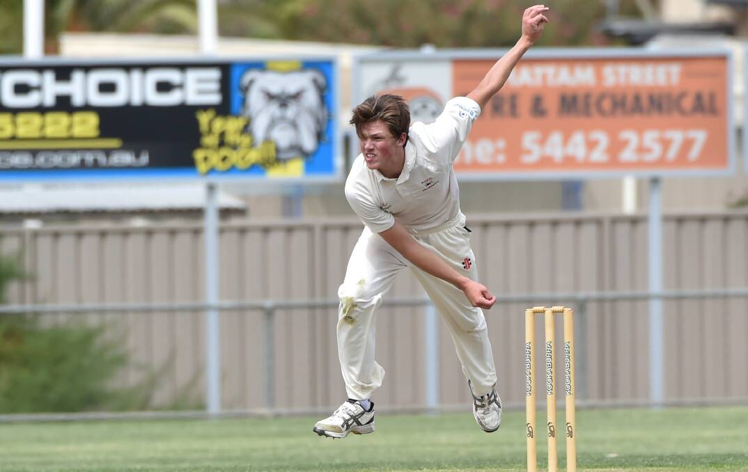 Jack Bouwmeester playing cricket with Bendigo United in 2015-16.