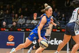 Amy Atwell playing for the Bendigo Braves in the NBL1 last season. Picture by Darren Howe