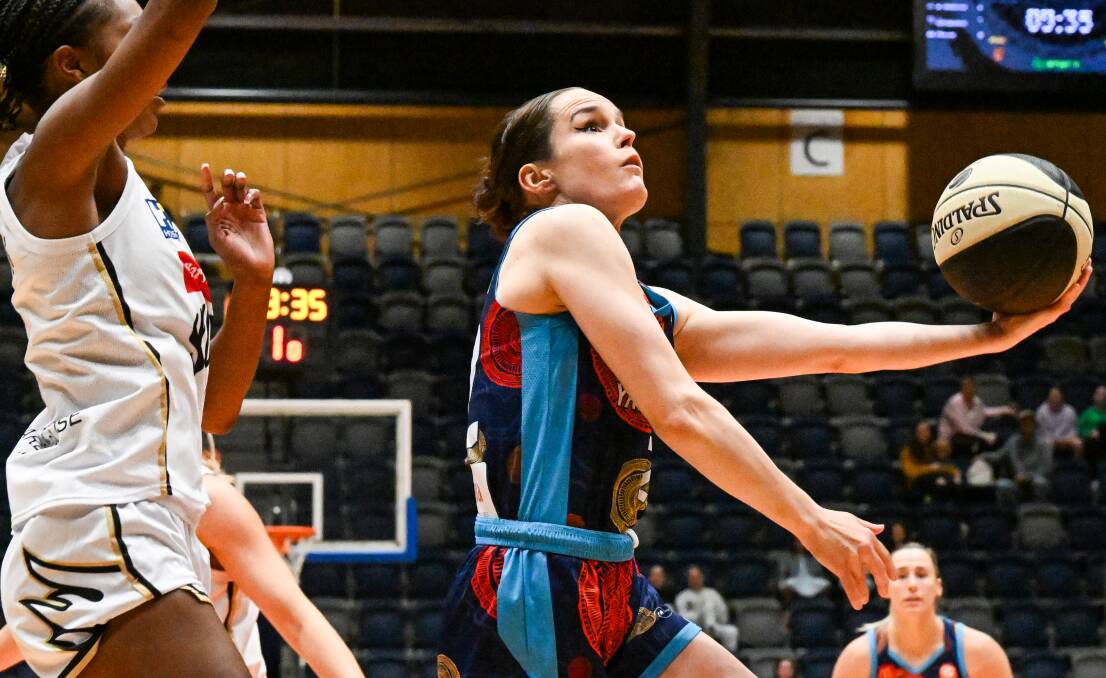 Kelly Wilson in action for the Bendigo Spirit earlier this season in the WNBL. Picture by Darren Howe
