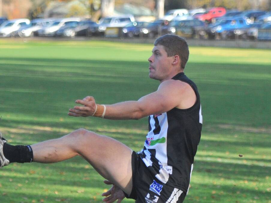 Seven goals from Rhys Ford helped Castlemaine turn a 30-point half-time deficit into a seven-point win over Kyneton.