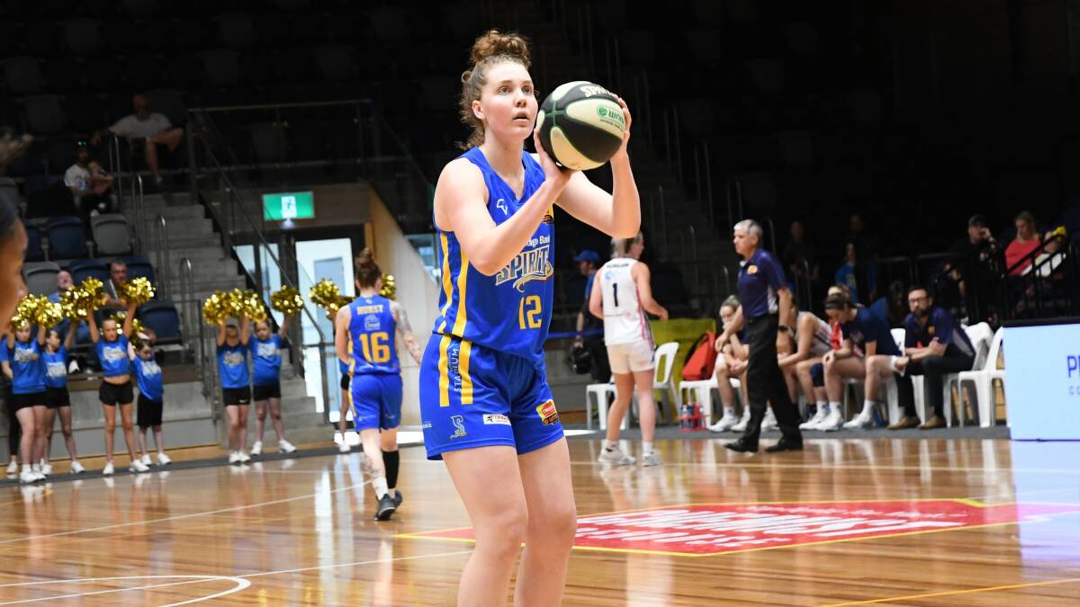 Nadeen Payne scored 21 points for the Bendigo Spirit in her 200th WNBL match on Thursday night.