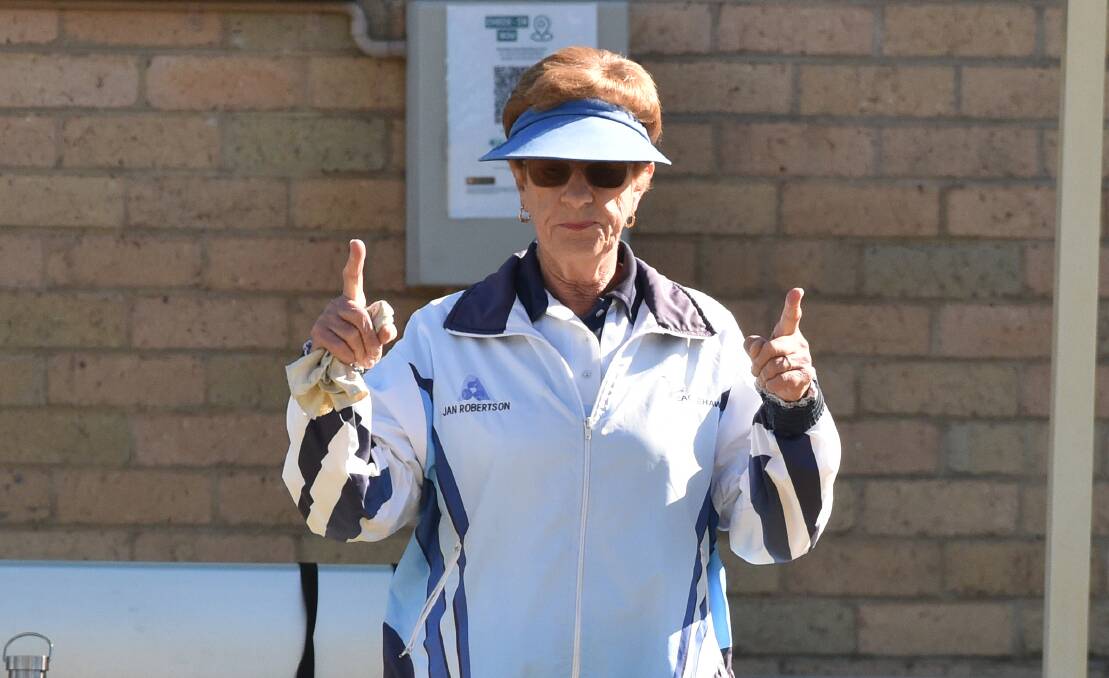 GRAND FINAL-BOUND: Eaglehawk skipper Jan Robertson during Friday's preliminary final victory over Kangaroo Flat by two shots. Picture: NONI HYETT