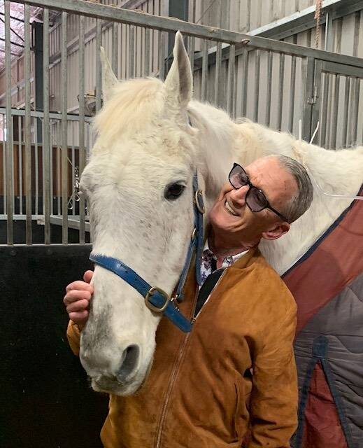 WINNING COMBINATION: Subzero got a visit from his 1992 Melbourne Cup winning jockey Greg Hall this week. Picture: BENDIGO EQUINE HOSPITAL FACEBOOK