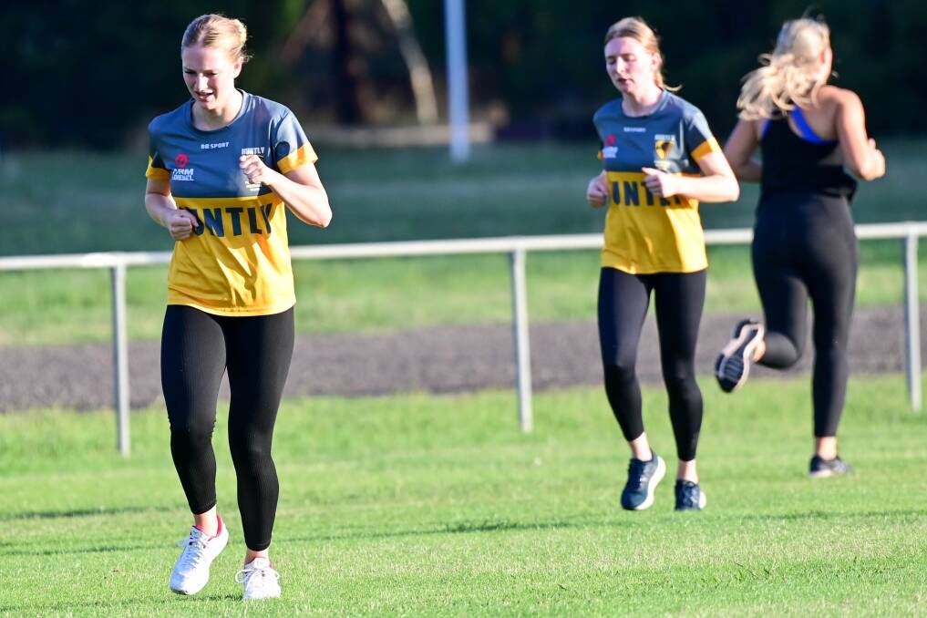 Huntly netballers put in the hard yards at training this week. Picture: BRENDAN McCARTHY