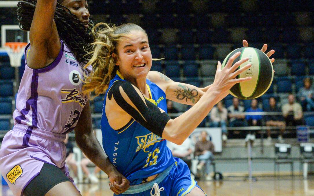 REBOUNDING MACHINE: Bendigo Spirit's Anneli Maley will play for the Opals in the FIBA Women's World Cup.
