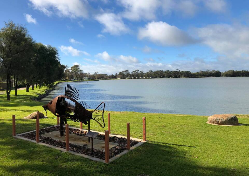 Find all the coolest spots by the water, like this lakeside view in the Loddon region