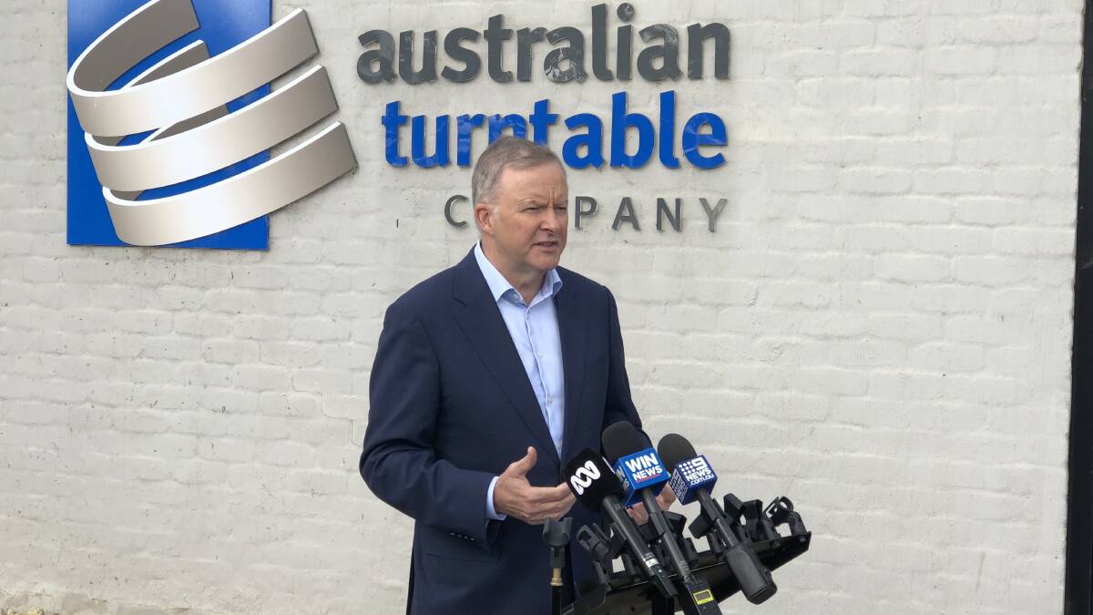 SUPPORTER: Anthony Albanese in Bendigo on Friday morning to discuss the local manufacturing sector. Picture: PETER LENAGHAN