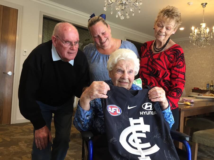 102-year-old Win’s special gift from the Carlton Blues
