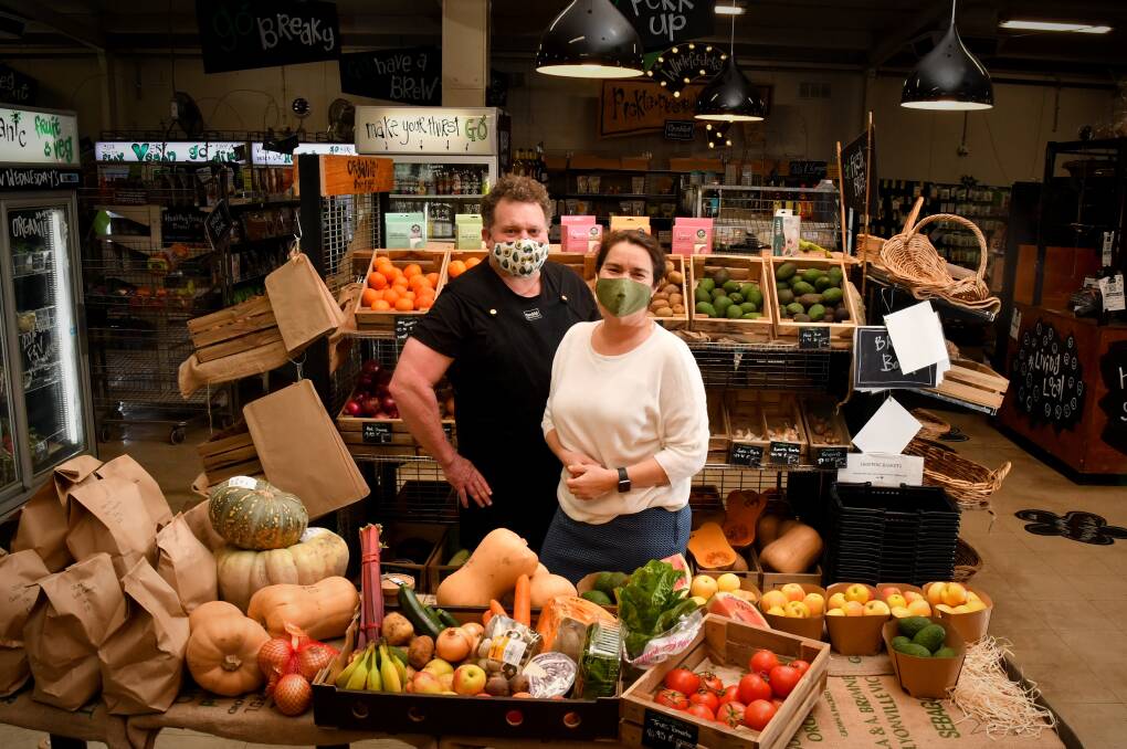 GRATEFUL: Bendigo Wholefoods owners Darren and Nicole Murphy have thanked people around Australia who have helped out in a tough period for Bendigo businesses. Picture: NONI HYETT