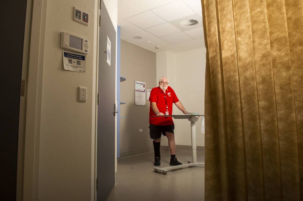 FREE TO CHAT: Ken Longford draws on his experiences as an amputee to help others beginning their rehabilitation journey at Bendigo Health. He has helped 100 people in the three years since starting there. Picture: DARREN HOWE