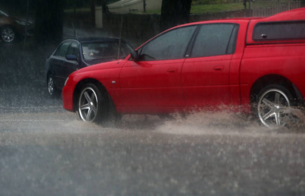 Rain falling in Bendigo. Picture by Peter Weaving.