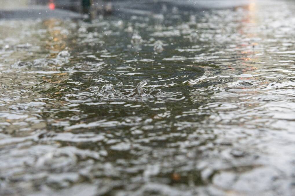 Rain hits Bendigo. Picture: DARREN HOWE.